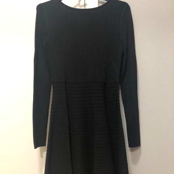 Black lace up front dress - Picture 2 of 2